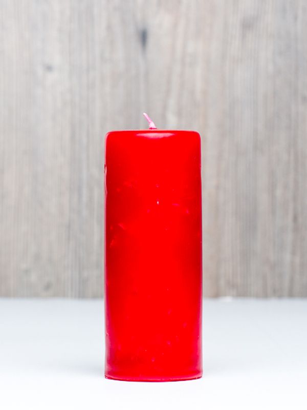 Kubbelys, medium rødt krystall, fra Kloster Design..