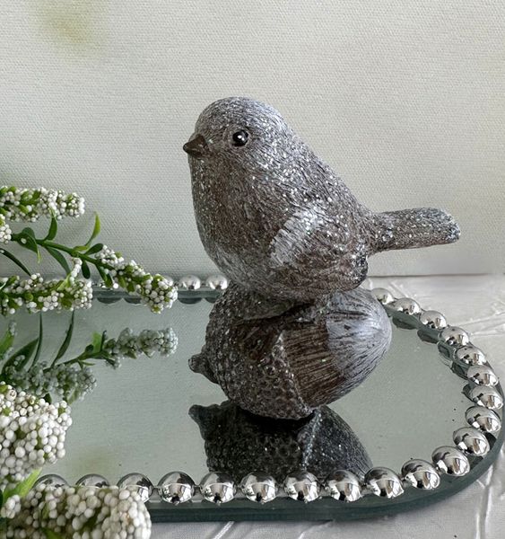 Bordpynt, Fugl på nøtt, med litt glitter.